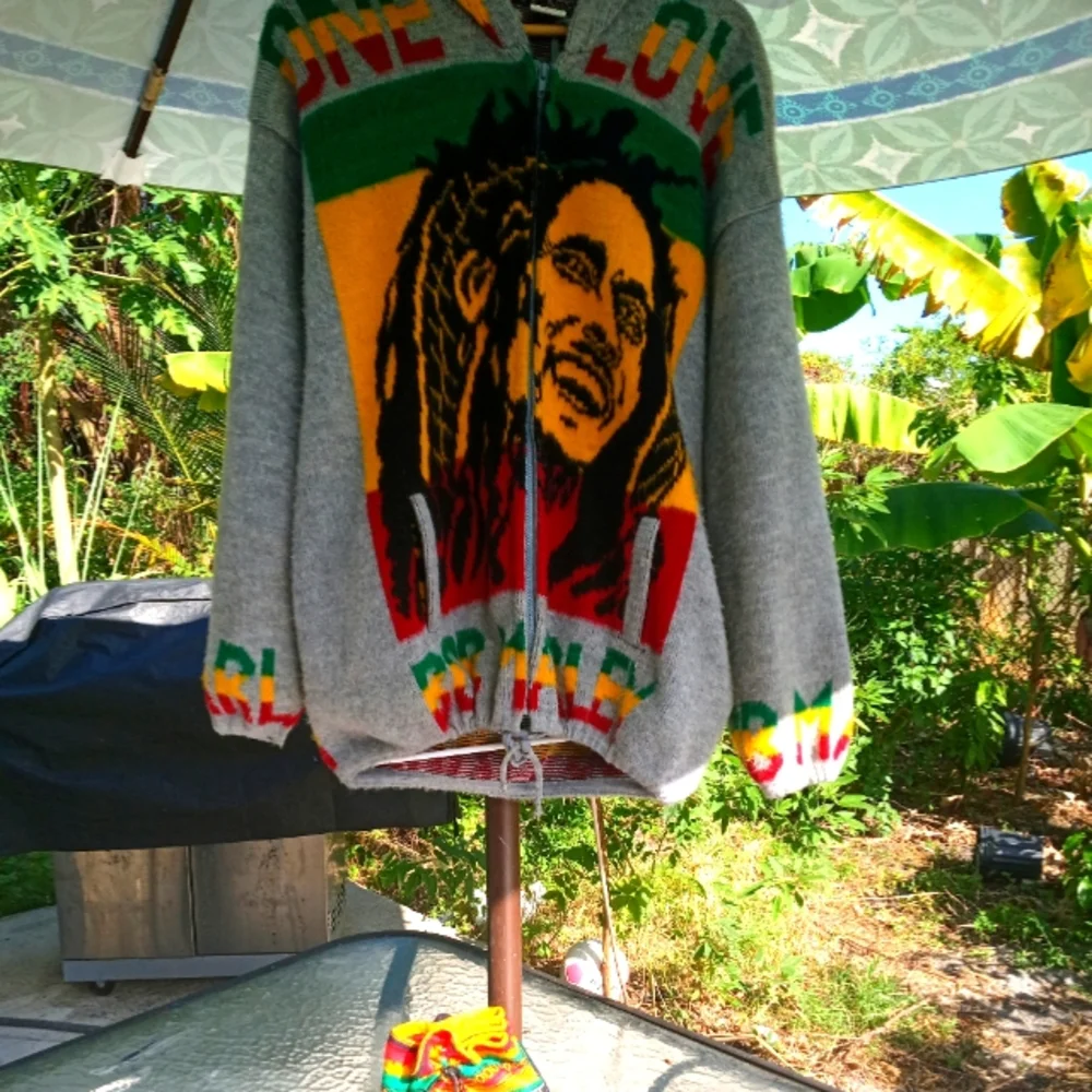 Sweaters - Picture 1 of 2
